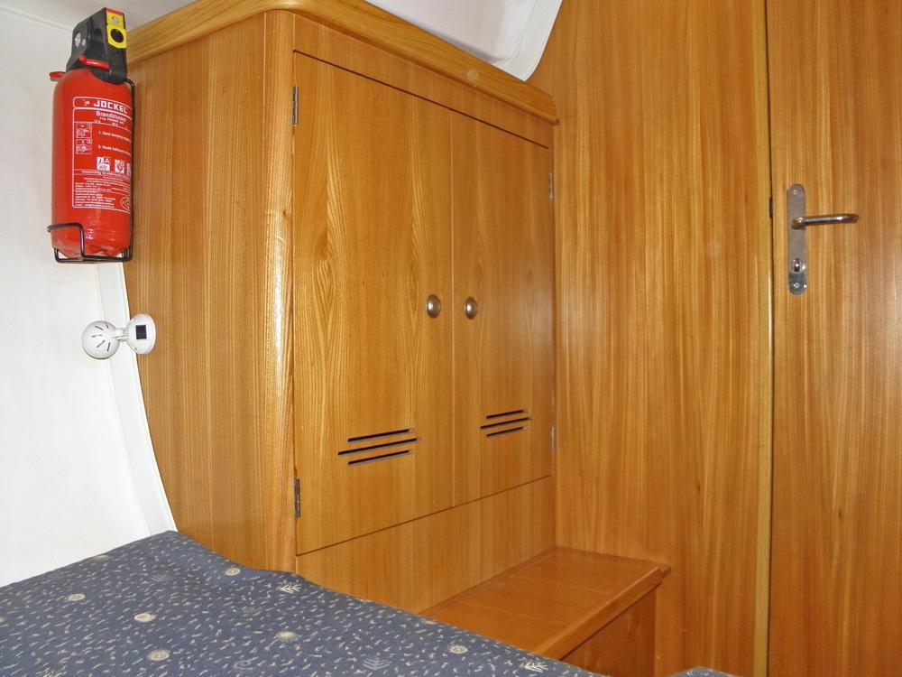 Aft cabin, Accommodation